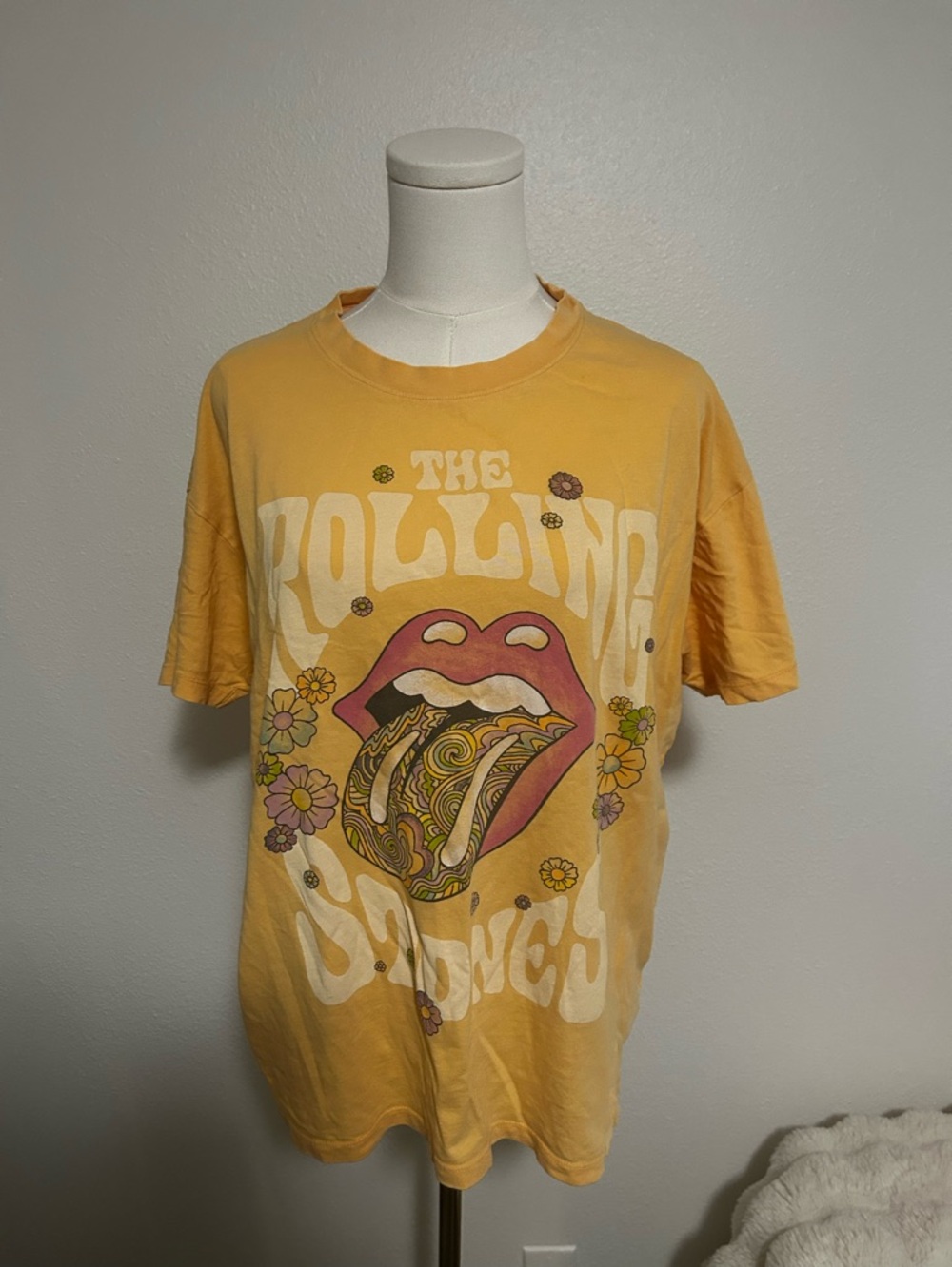 American Eagle Outfitters Graphic Tee - Peach Rolling Stones